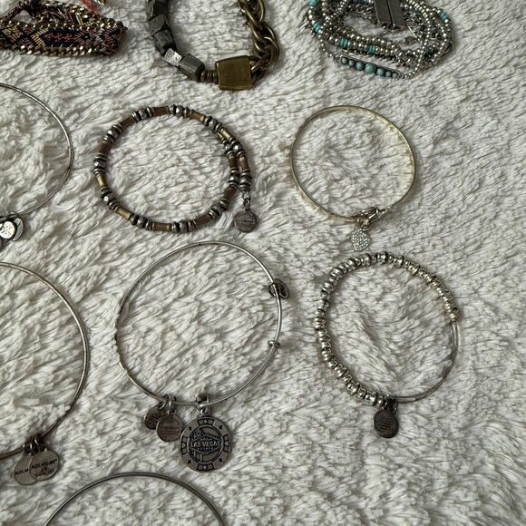 Women’s Boho Bracelet Jewelry Lot Bundle - Picture 4 of 6